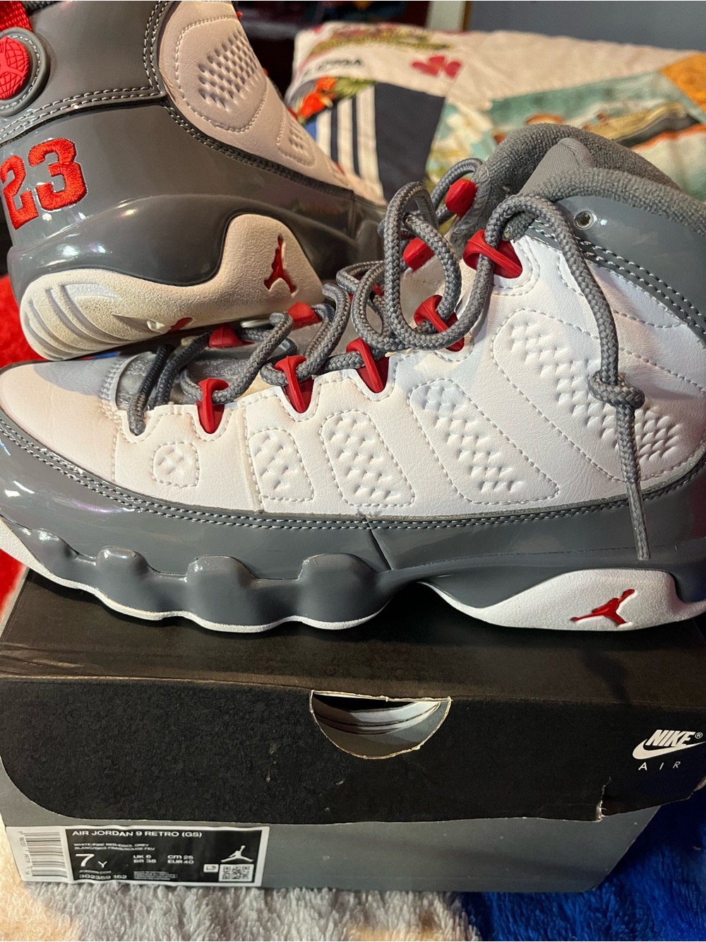 Jordan Kids' Retro Basketball Sneakers - White/Grey/Red